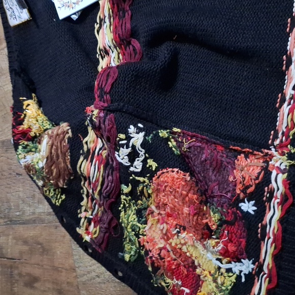 Heirloim Collectibles Vintage Cardigan - Picture 13 of 14